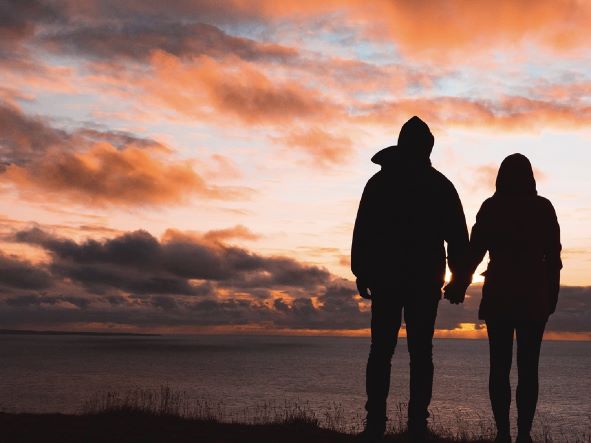 couple holding hands